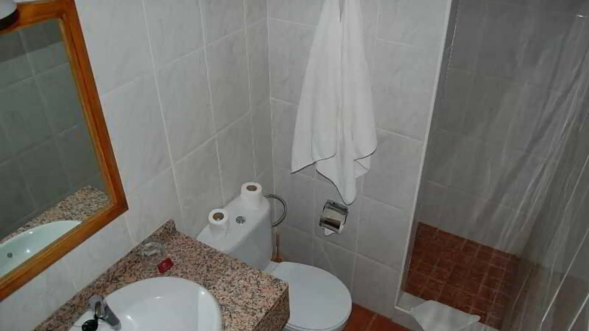 Hotel El Sombrerito 빌라플로르
